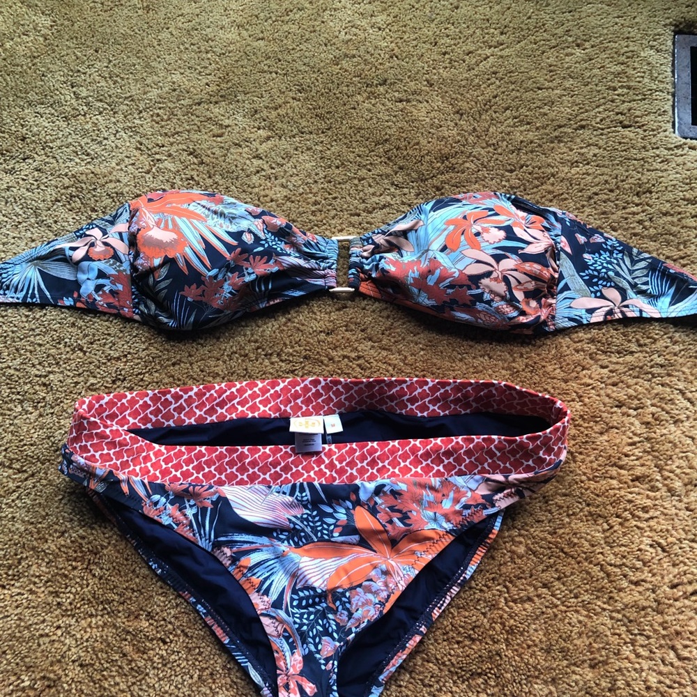 Tory Burch bikini. Top Lg bottoms M